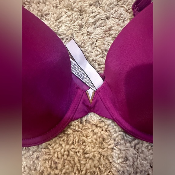 VS Love Cloud Bra - Picture 2 of 5